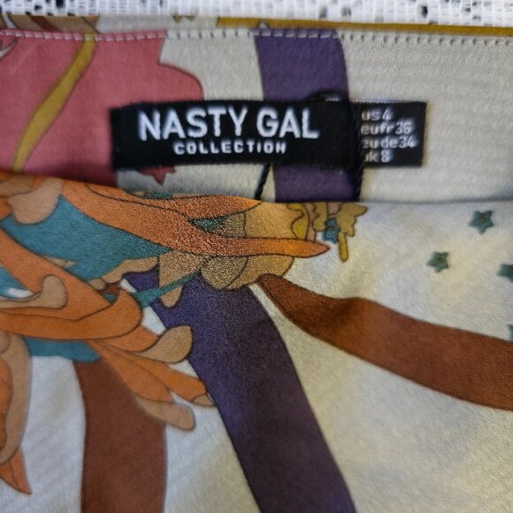 NWOT Nasty Gal Floral Skirt, Size 4 - Picture 2 of 5